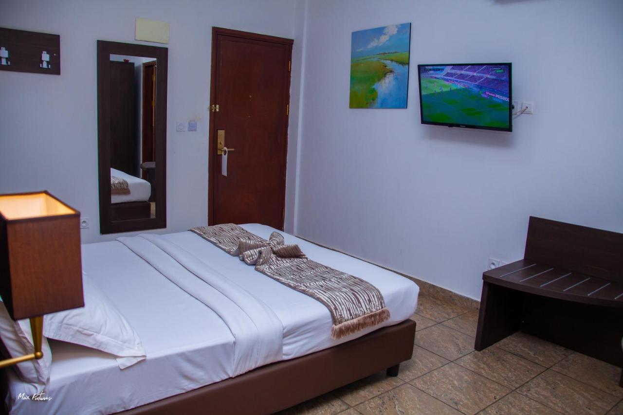 New Heaven Hotel Yaoundé Exterior foto